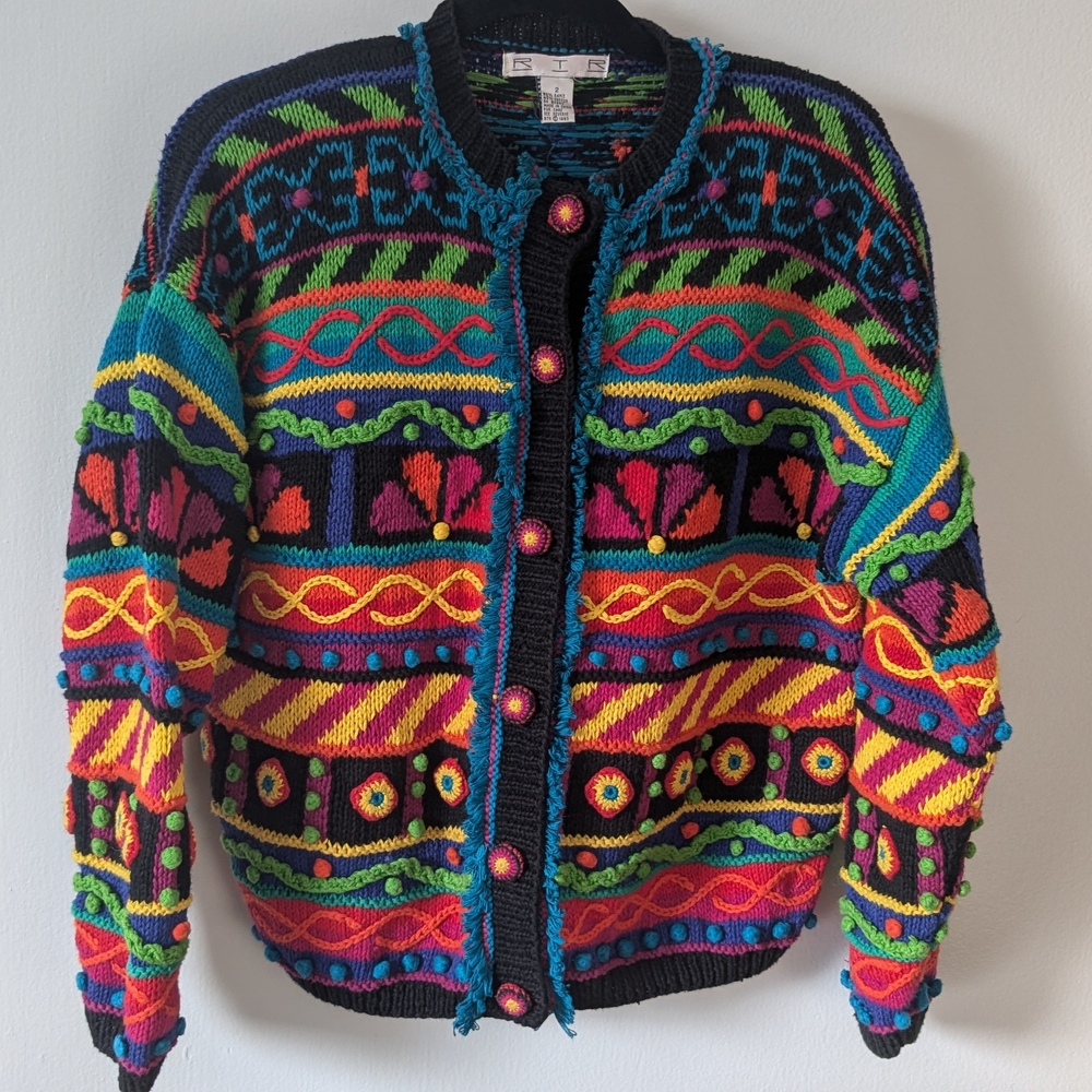 VTG RTR Multicolok Knit Cardigan With Geometric Patterns And Knit Button  SzM